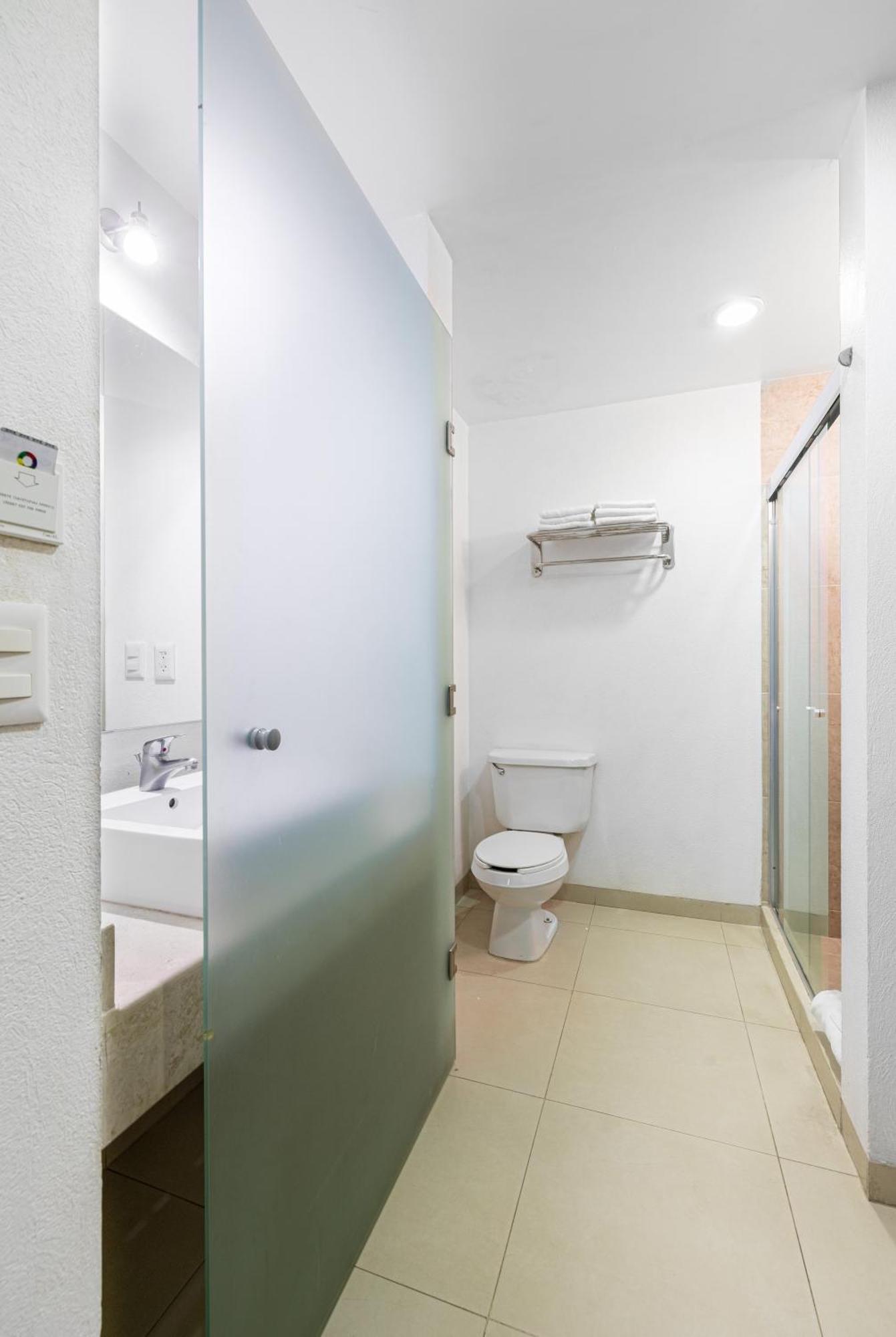 Hotel Mexico Plaza Silao Aeropuerto Extérieur photo